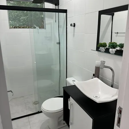 Quarto Acolhedor Com Tv, Ar Quente Frio E Sacada Em Casa Maylo Com Jardim Florianopolis Exterior photo