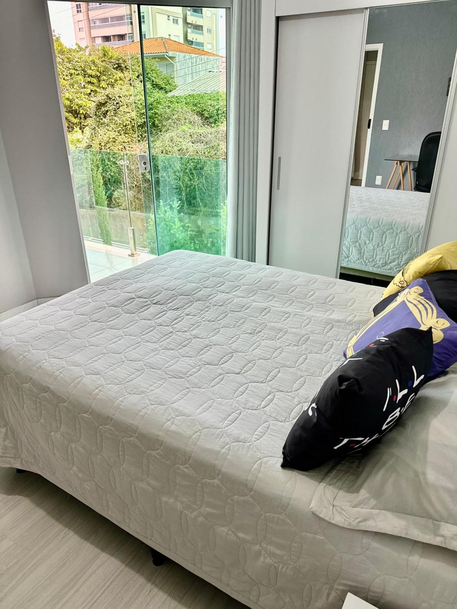 Quarto Acolhedor Com Tv, Ar Quente Frio E Sacada Em Casa Maylo Com Jardim *