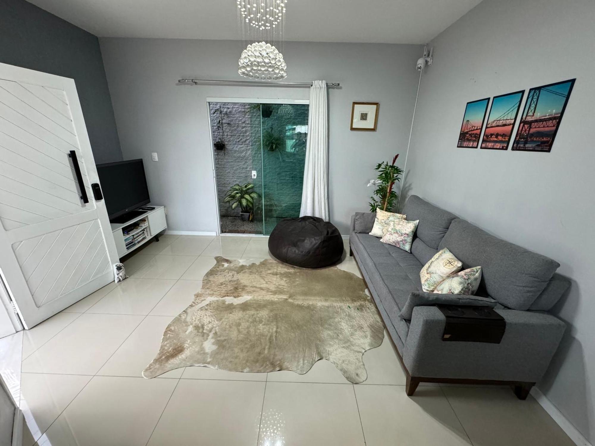 Quarto Acolhedor Com Tv, Ar Quente Frio E Sacada Em Casa Maylo Com Jardim *