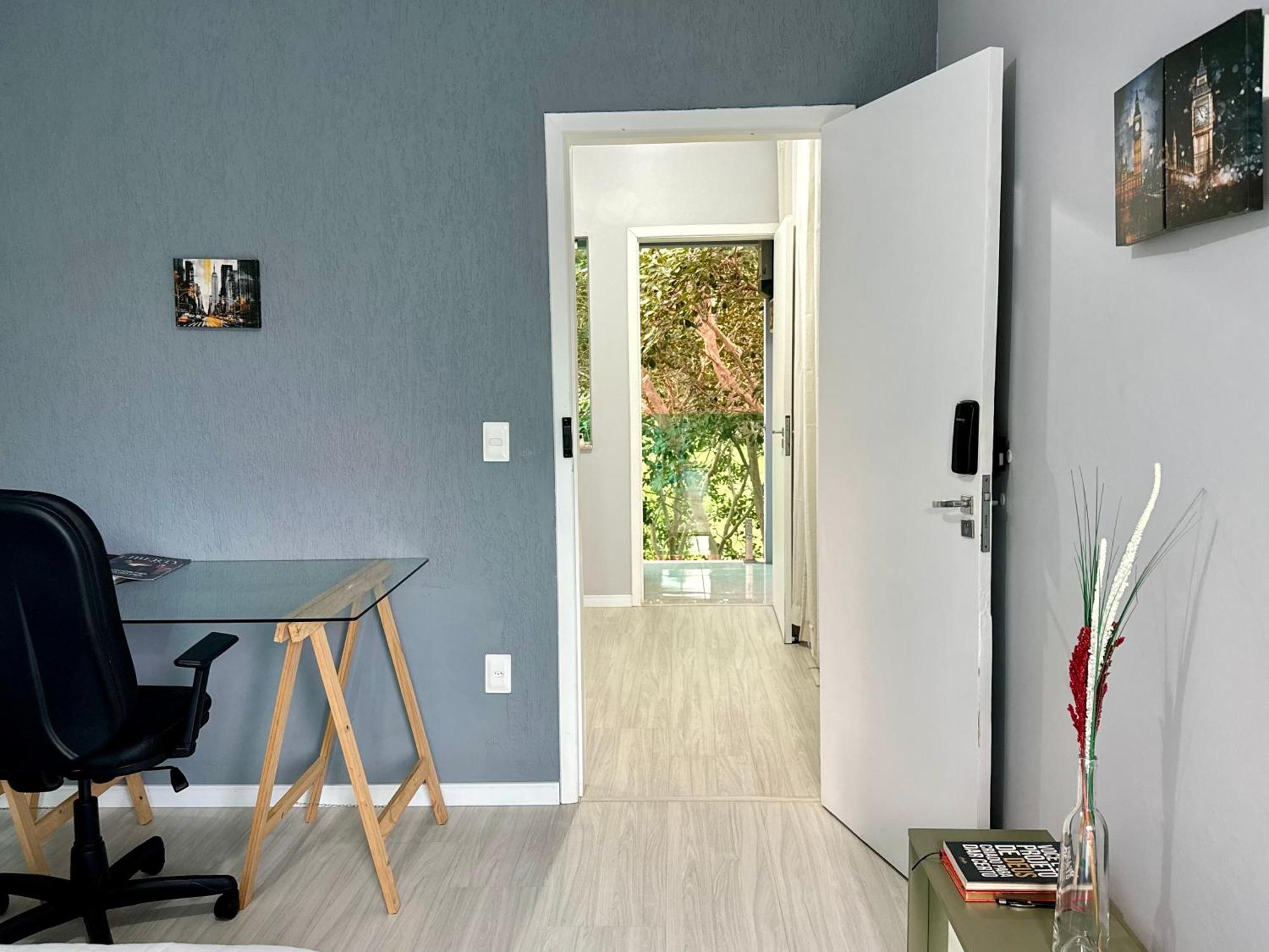 Quarto Acolhedor Com Tv, Ar Quente Frio E Sacada Em Casa Maylo Com Jardim Homestay *
