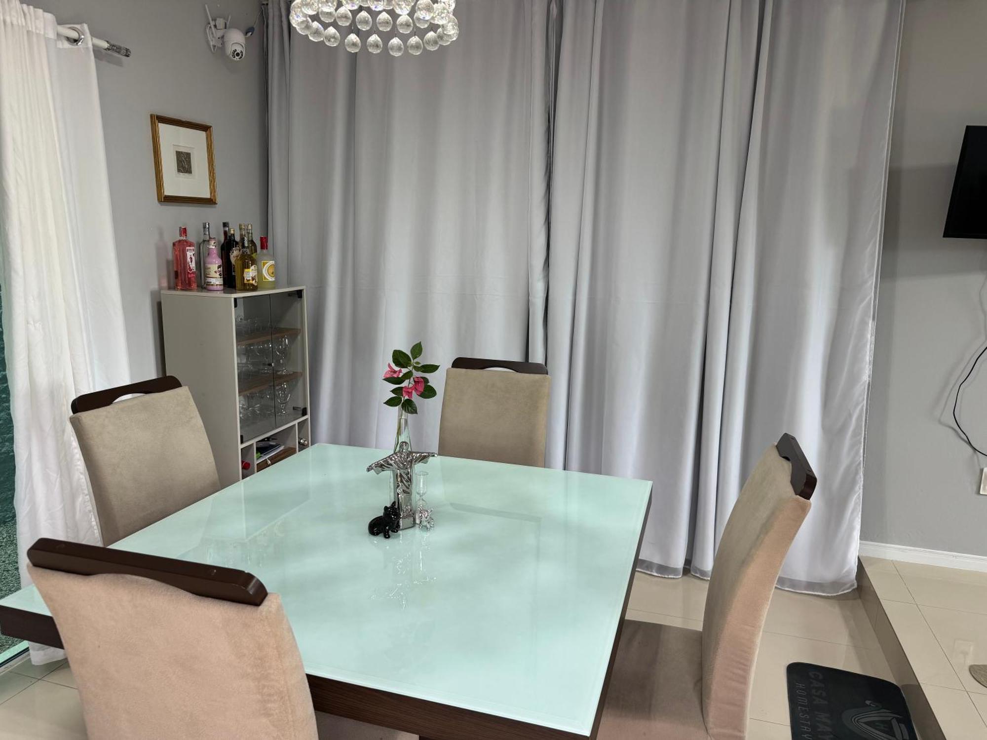Homestay Quarto Acolhedor Com Tv, Ar Quente Frio E Sacada Em Casa Maylo Com Jardim